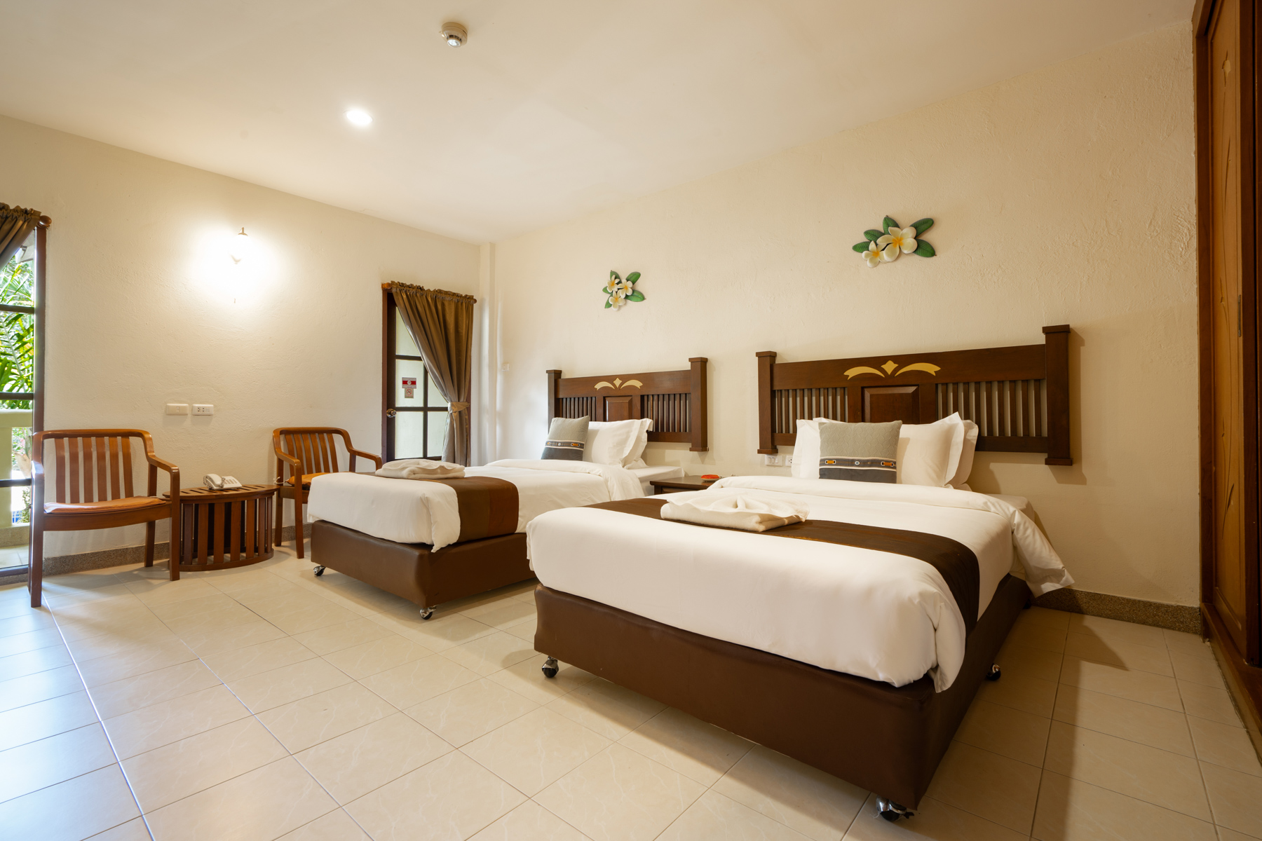 Phuket Leelavadee Hua Ting Resort