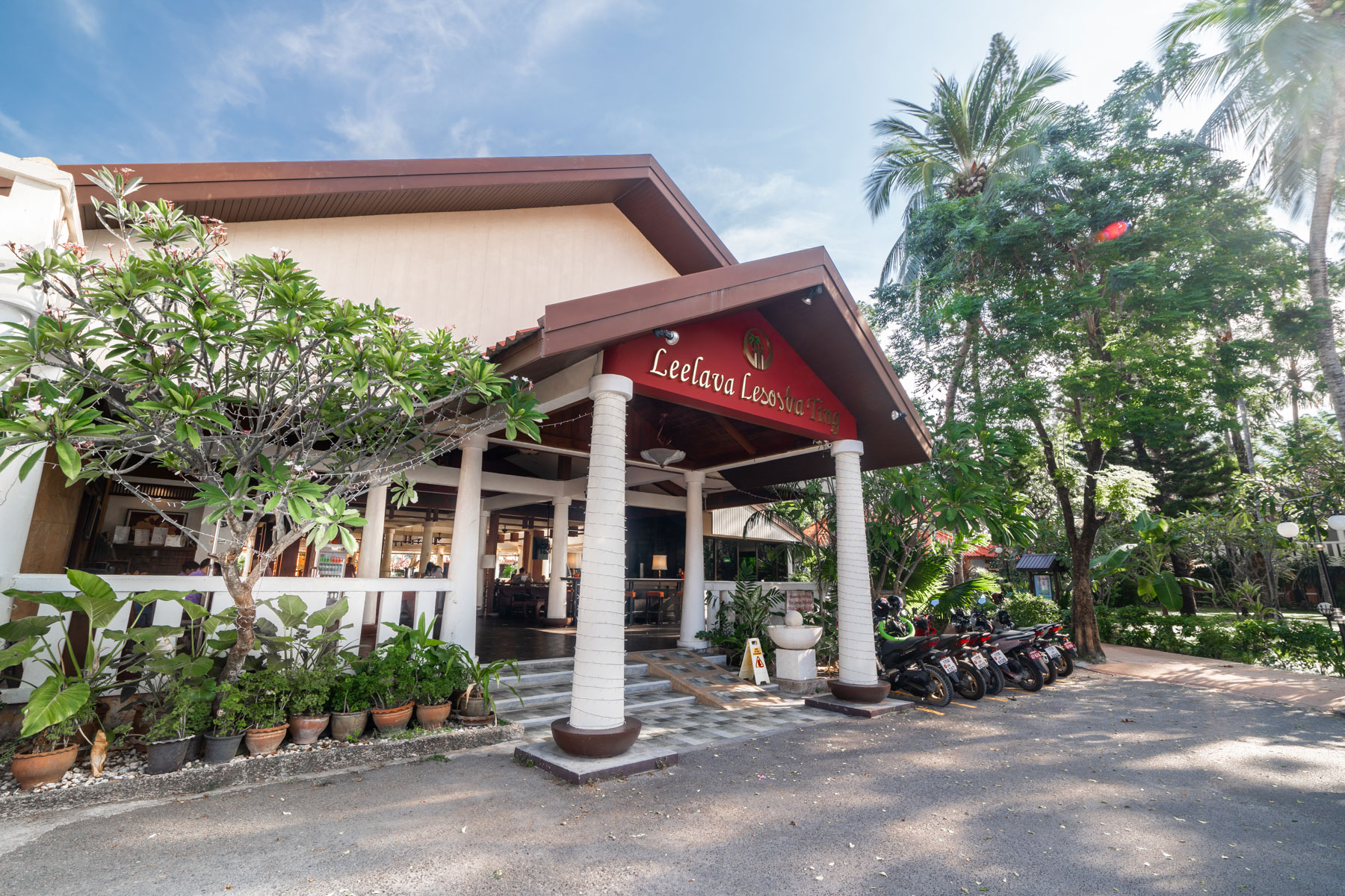 Phuket Leelavadee Hua Ting Resort